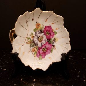 Nasco Del Coronado Leaf Shape Trinket Dish Flowers Gold Trim Handle Vintage